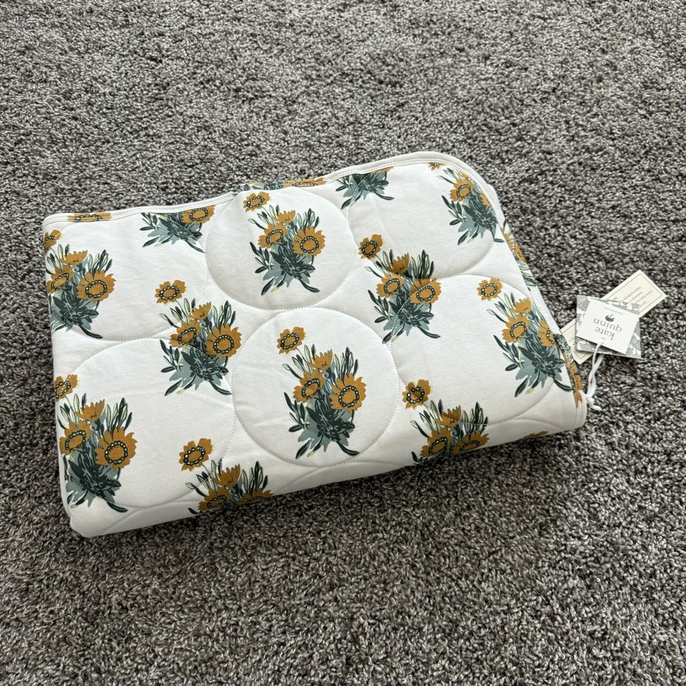Kate Quinn Calendula Quilt